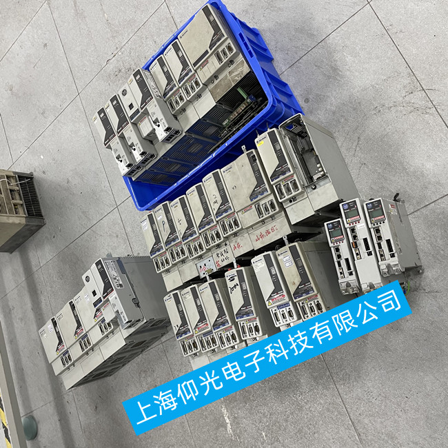 AB�_���f��Kinetix 350�ŷ��(q��)������F33/F35�S��