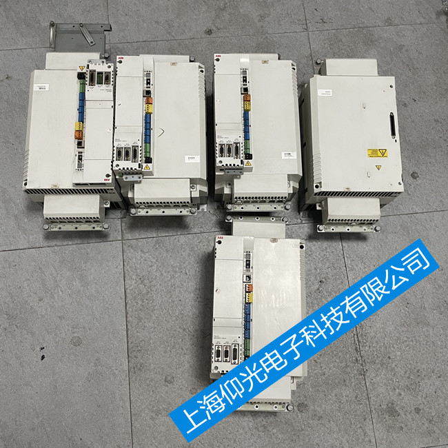 ABB MotiFlex e180�ŷ��(q��)��(d��ng)���S���_�C(j��)��(b��o)��E1027